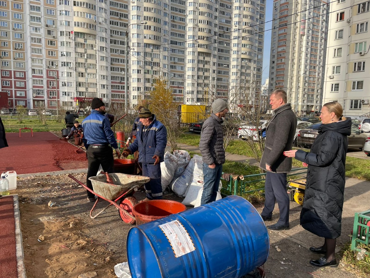 Во дворе на проспекте Гагарина в Люберцах завершат благоустройство до конца  октября | Администрация городского округа Люберцы Московской области